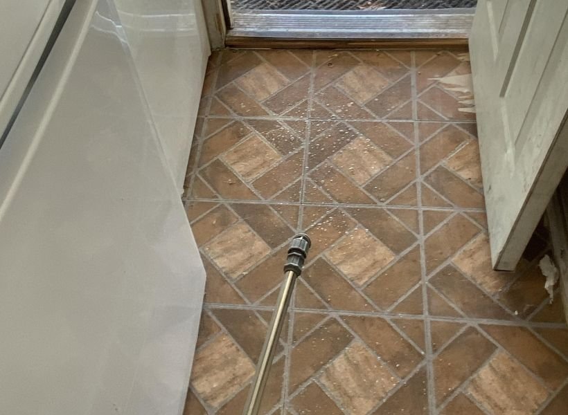 antimicrobial-spraying-laundry-room